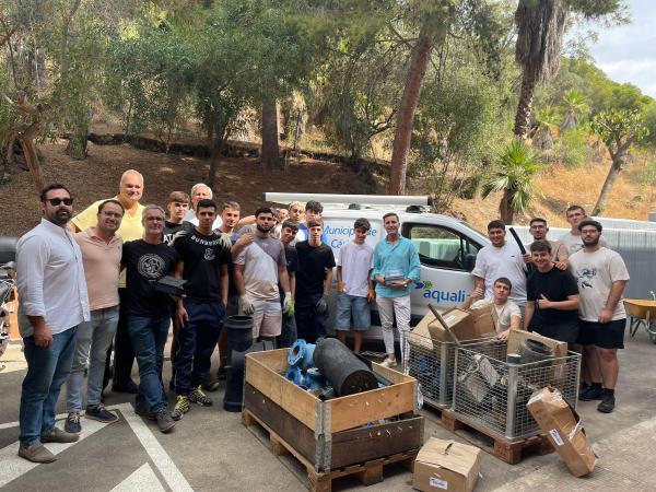 Aqualia dona materiales de fontanería al IES Martín de Aldehuela en Málaga para sus prácticas